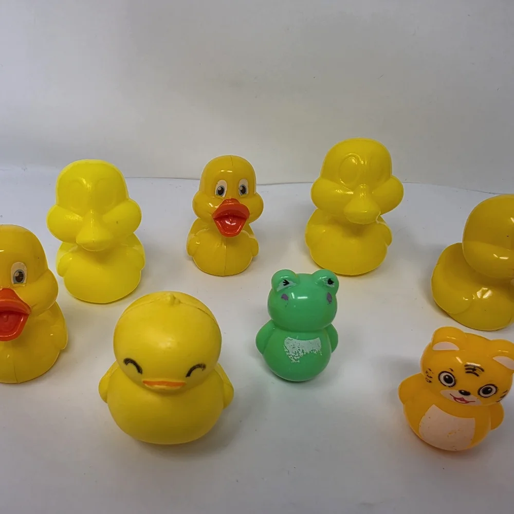 Ducks Plastic 2 Tumbler Toys Lot
